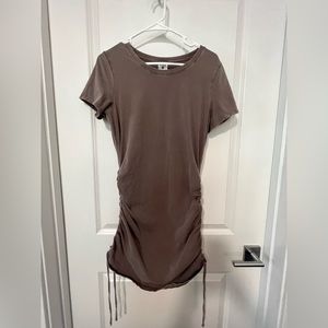 Pink T-shirt, dress size large, light brown color